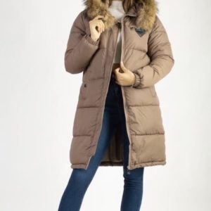 Замовити кольору мокко куртку на синтепоні з натуральним хутром (розмір 42-48) для жінок на зиму онлайн