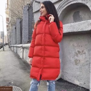 Замовити червоного кольору водовідштовхувальну довгу куртку жіночу на синтепоні (розмір 42-48) вигідно