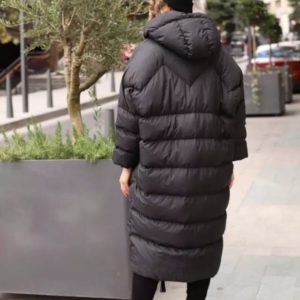 Купити жіночу довгу куртку оверсайз чорного кольору на зиму онлайн