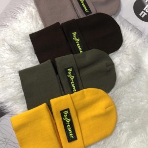Придбати онлайн жіночий і чоловічий комплект Day Dreamer: шапка і шарф різних кольорів