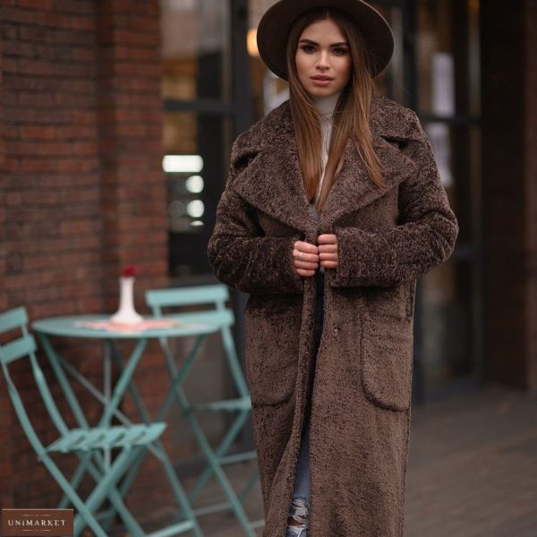 Приобрести темно-коричневое зимнее пальто из каракуля женское с утеплителем выгодно