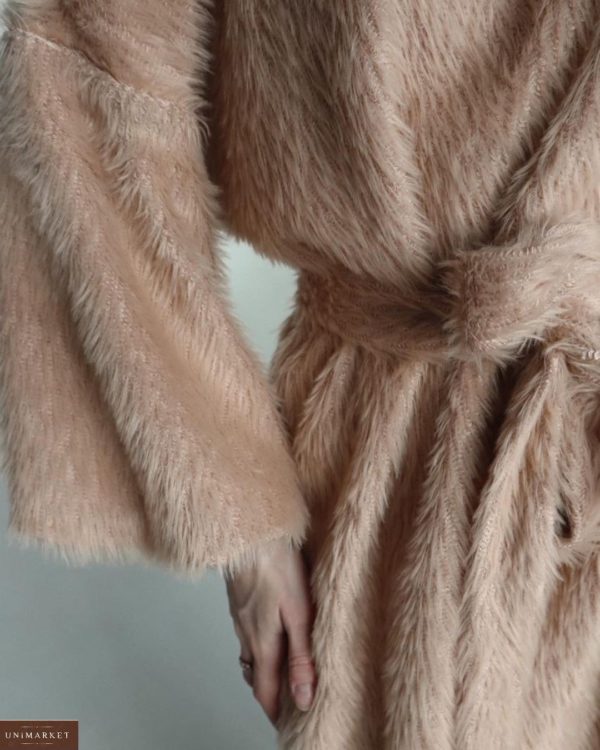 Купить женское длинное пушистое платье с поясом цвета крем брюле онлайн