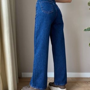 Приобрести в интернете синие базовые джинсы свободного кроя на высокой талии для женщин