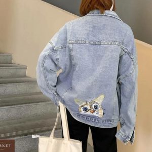 Замовити жіночу куртку блакитного кольору джинсову oversize з вишивкою кіт онлайн