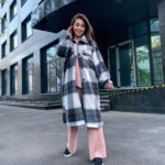 Купить женское пальто черно-белое из мягкого кашемира в рубашечном стиле онлайн
