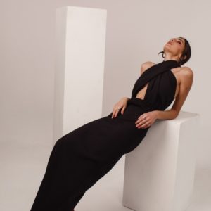 Купить выгодно женское Элегантное платье под шею (размер 42-48) черного цвета