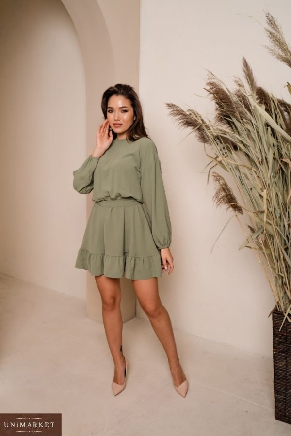Приобрести онлайн женское свободное платье с рюшами и поясом оливкового цвета