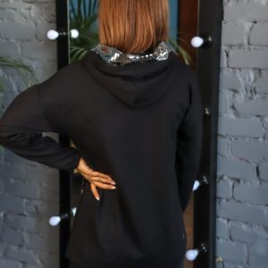 Приобрести в интернете женское худи с капюшоном и пайетками (размер 42-50) черного цвета