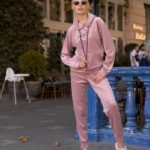 Замовити жіночий спортивний костюм з велюру Sweet Love (розмір 42-56) кольору пудра в Україні