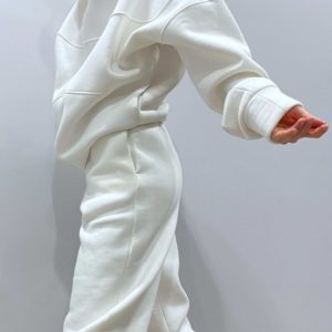 Заказать белый женский теплый спортивный костюм с худи оверсайз в интернете