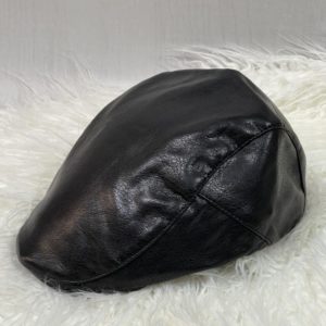 Купить онлайн женскую и мужскую кепку-берет из эко кожи черного цвета