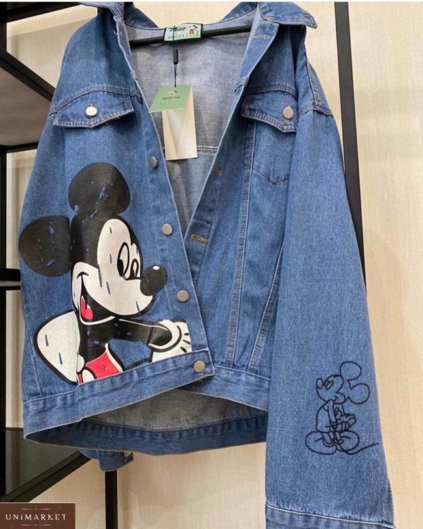 Заказать онлайн женскую джинсовую куртку с принтом Микки Маус (размер 42-48) синего цвета