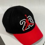 Замовити чорно-червону жіночу і чоловічу бейсболку 23 Jordan в Україні