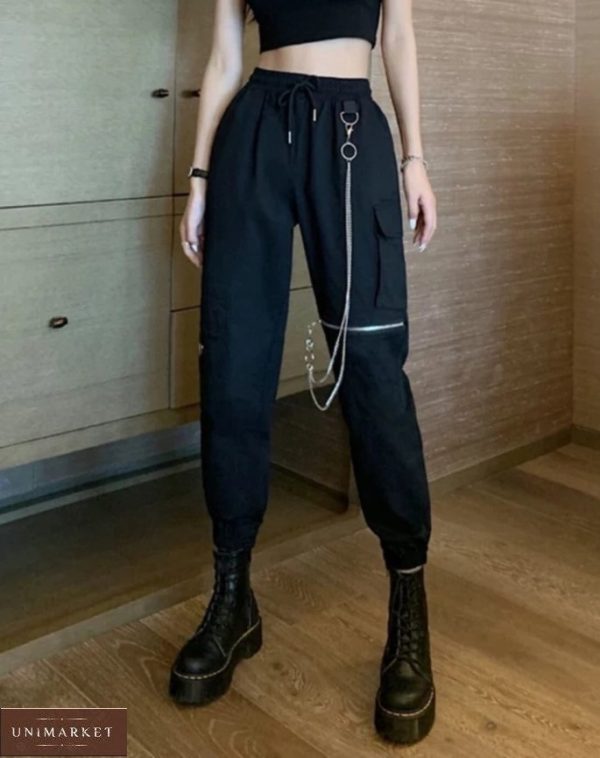 Приобрести по скидке женские брюки карго онлайн с цепочкой и карманом черного цвета