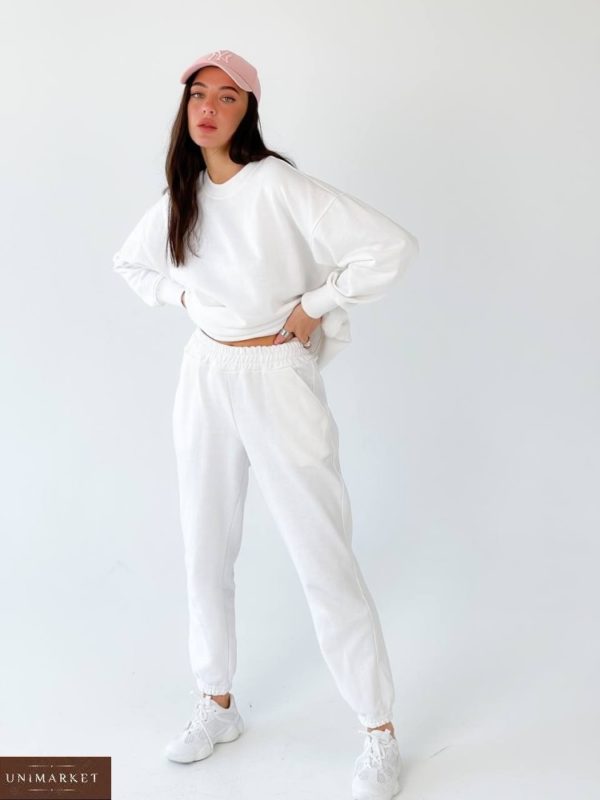 Купити білий спортивний жіночий костюм вільного крою однотонний (розмір 42-50) за низькими цнеам