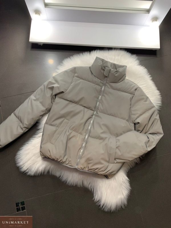 Заказать женскую трендовую светоотражающую короткую куртку (размер 42-48) серого цвета по низким ценам