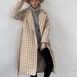 Купити для жінок вовняне утеплене пальто дешево з принтом гусяча лапка (розмір 42-52) бежевого кольору