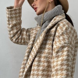 Заказать женское шерстяное утепленное пальто бежевого цвета с принтом гусиная лапка (размер 42-52) по скидке