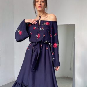 Замовити онлайн синє плаття для жінок міді з квітами і відкритими плечима (розмір 42-52)