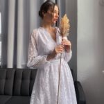 Купить недорого платье с объемными рукавами белое с флоковым напылением (размер 42-52) для женщин