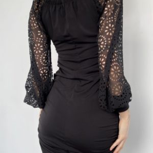 Заказать черного цвета трикотажное платье с шифоновыми рукавами для женщин (размер 42-52) на распродаже по скидке