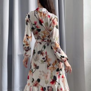 Приобрести цветочное для женщин платье миди с длинным рукавом (размер 42-52) белое онлайн