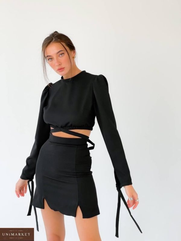 Купить женский черный костюм: закрытый топ с юбкой мини по скидке