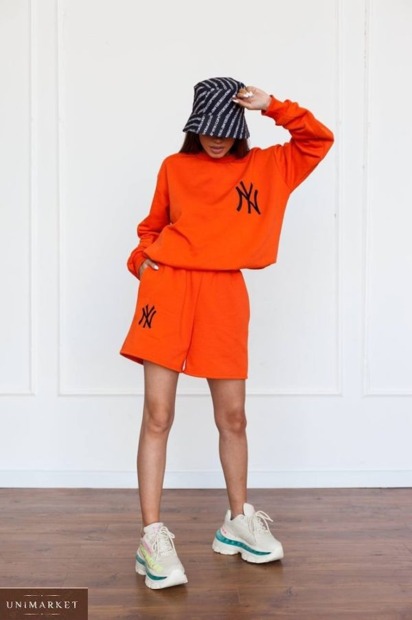 Приобрести яркий оранжевый спортивный костюм для женщин с шортами и свитшотом NY дешево
