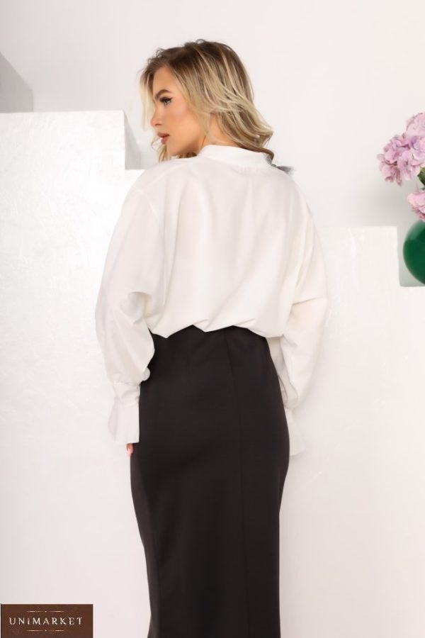 Приобрести дешево женскую блузу из софта белого цвета с рукавами-колокольчиками (размер 42-56)