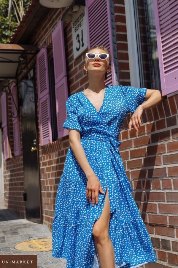 Приобрести голубое женское летнее платье онлайн на запах с рюшами (размер 42-48)