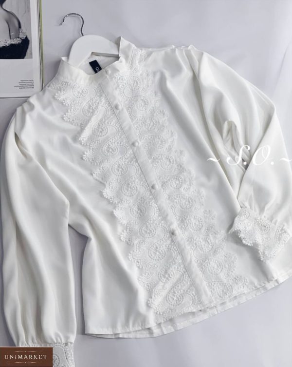 Купить женскую рубашку белого цвета из шифона с кружевом недорого