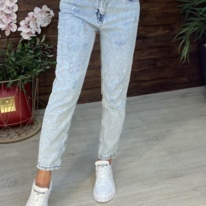 Купити блакитного кольору жіночі джинси Мом з дірками онлайн