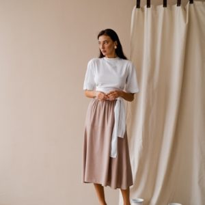 Купить онлайн женский бежевый костюм: юбка миди с двусторонней блузой (размер 42-48) в Украине