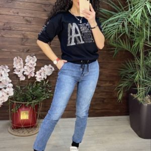Приобрести черного цвета женский джинсовый костюм с футболкой (размер 42-48) онлайн