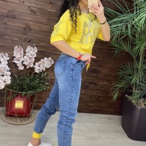 Заказать онлайн желтый джинсовый костюм с футболкой (размер 42-48) для женщин