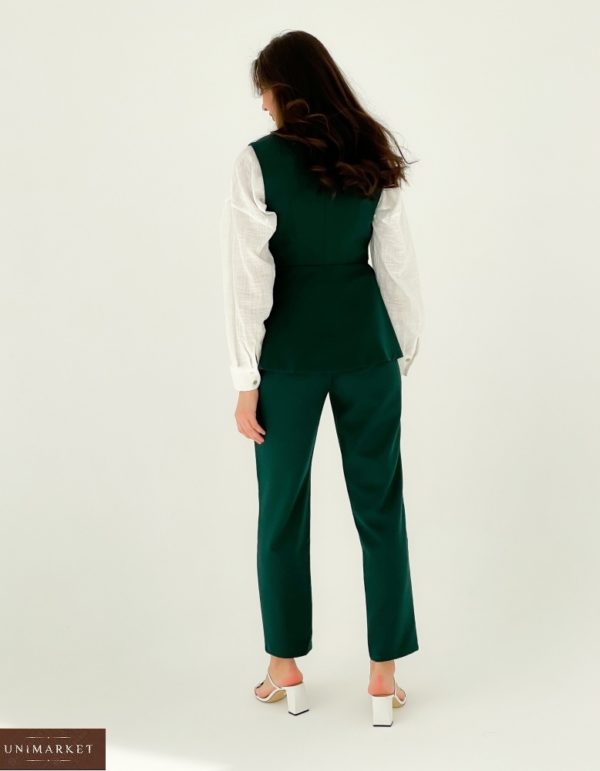 Придбати зеленого кольору брючний костюм з двобортною жилеткою (розмір 42-48) для жінок зі знижкою