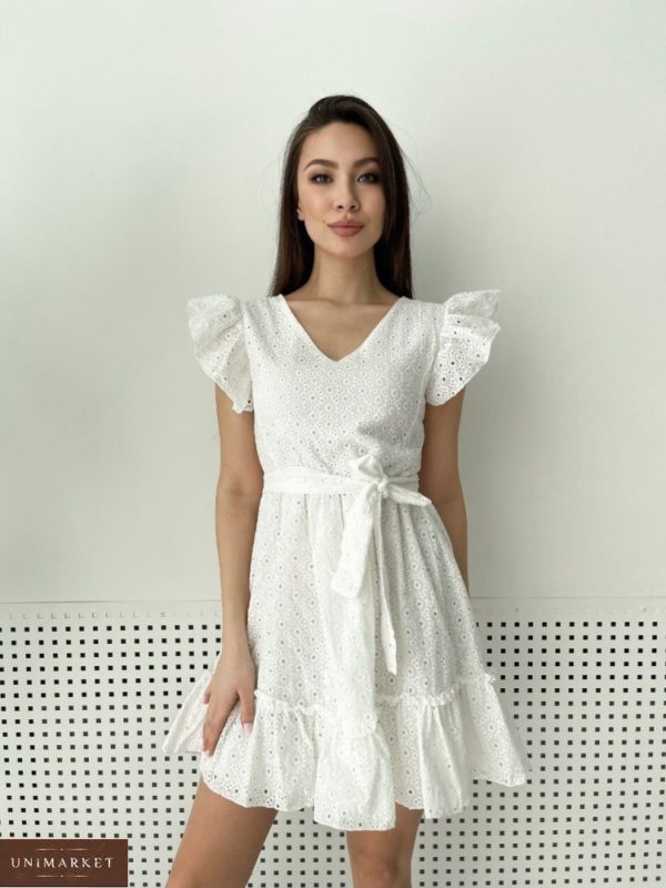 Купить недорого женское платье из прошвы с рюшами белого цвета