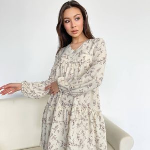 Заказать молочного цвета женское воздушное платье в цветочный принт онлайн