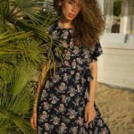 Заказать в Украине цветочное платье миди с коротким рукавом черное для женщин (размер 42-52) онлайн