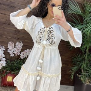 Заказать белого цвета женское летнее платье с помпонами онлайн