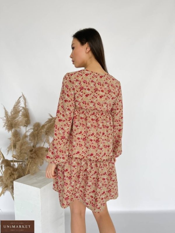 Купить онлайн бежевое воздушное платье в цветочный принт по скидке для женщин