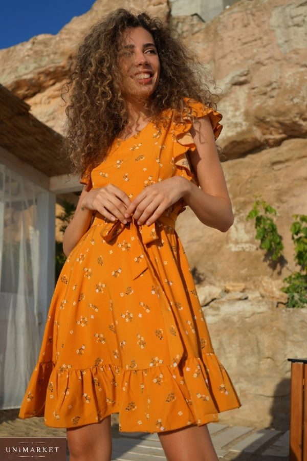 Купить онлайн женское летнее платье с рюшами на рукавах (размер 42-52) цвета горчица