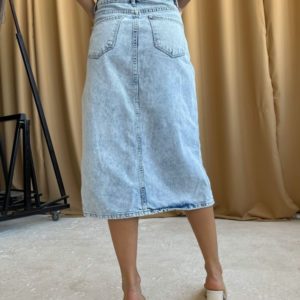 Заказать женскую джинсовую голубую юбку миди с асимметрией дешево