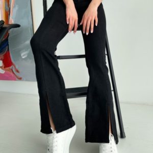 Купити в інтернеті жіночі джинси кльош з розрізами чорного кольору