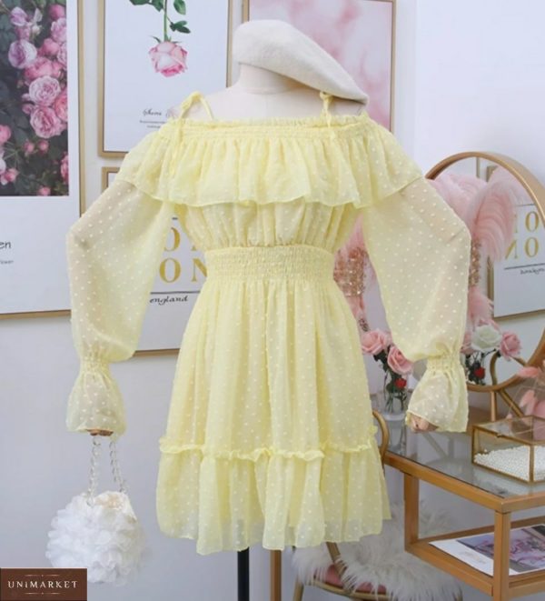 Заказать по скидке желтое шифоновое платье с открытыми плечами и рюшами для женщин
