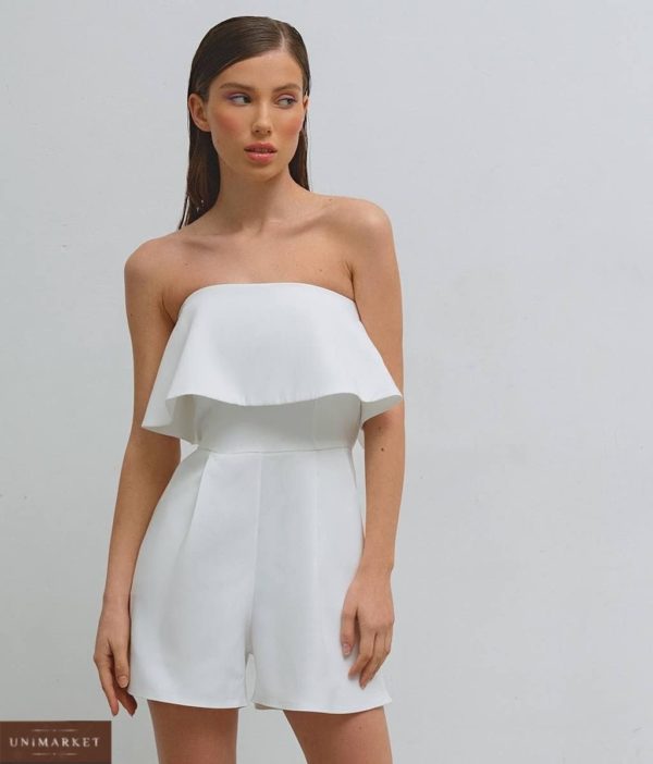 купить летний женский комбинезон белого цвета с открытыми плечами по низкой цене