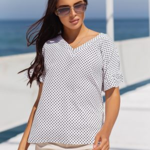 Замовити онлайн білу блузку в горошок з коротким рукавом (розмір 42-56) для жінок