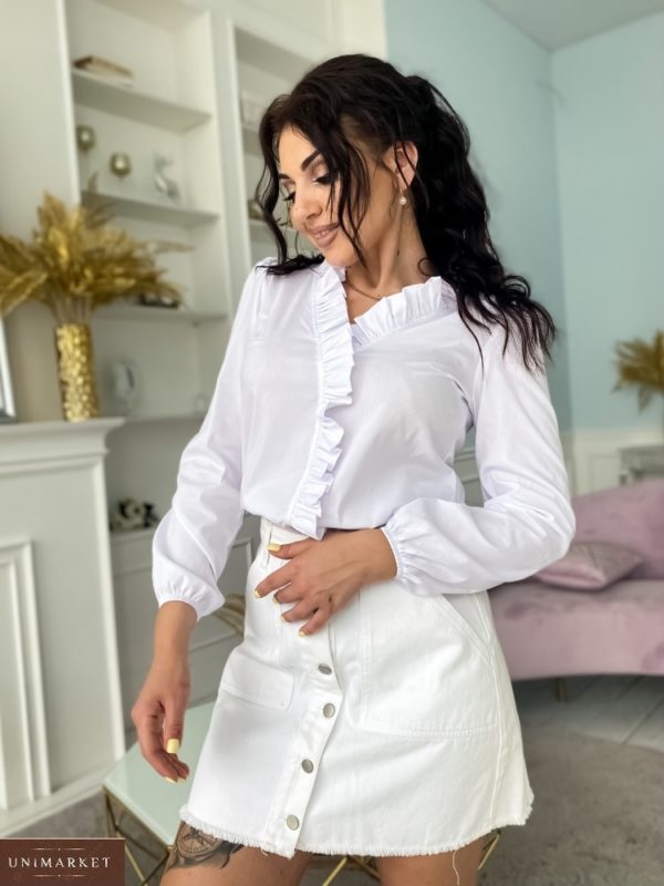 Замовити білого кольору жіночу блузку з рюшами з бавовни (розмір 42-52) в інтернеті