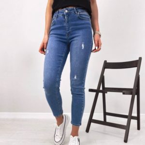 Купить по скидке синие джинсы с царапками из стрейча для женщин