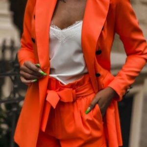 Купить оранжевый летний костюм для женщин с пиджаком и шортами (размер 42-48) по скидке